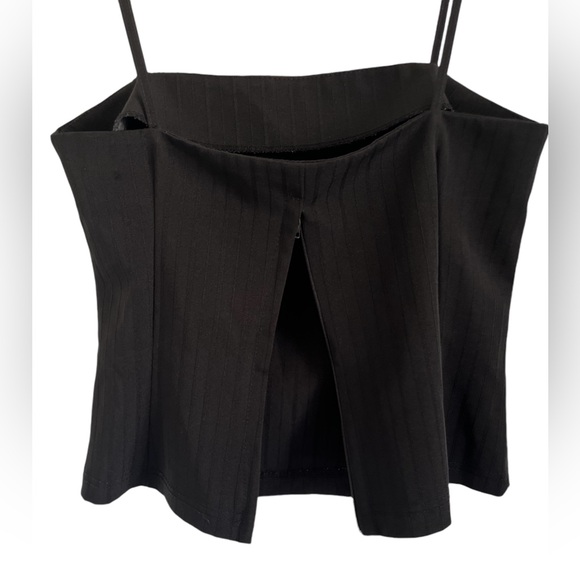 Breakin’ Loose Crop Top with Contrast Elastic Detail - Picture 7 of 12